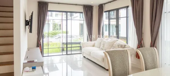 3 Schlafzimmer Haus in Phuket, Thailand, Nr. 60992 2