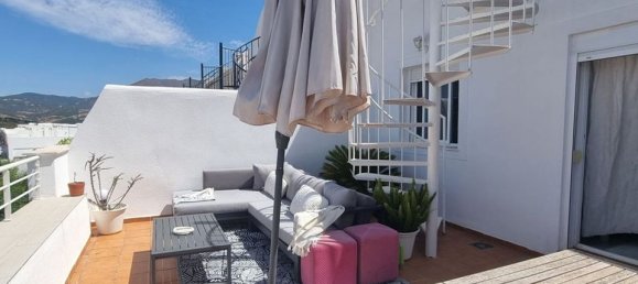 2 bedrooms Penthouse in Casares, Spain No. 189562 3