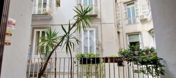 Apartamento de 3 dormitorios en Naples, Italy No. 31534 4