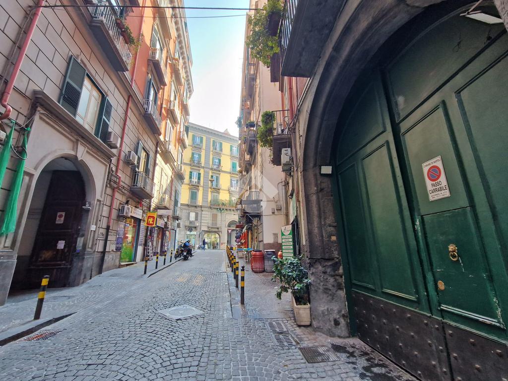 Apartamento de 3 dormitorios en Naples, Italy No. 31534