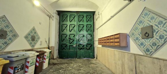 Apartamento de 3 dormitorios en Naples, Italy No. 31534 2