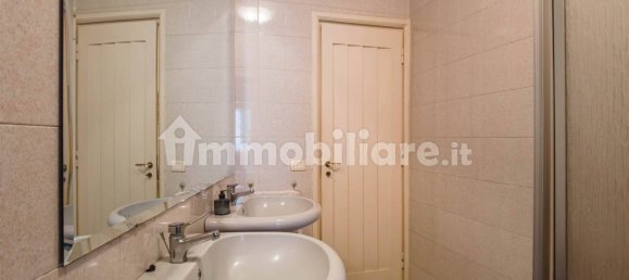 2-salle Bureau à Turin, Italy No. 379926 2