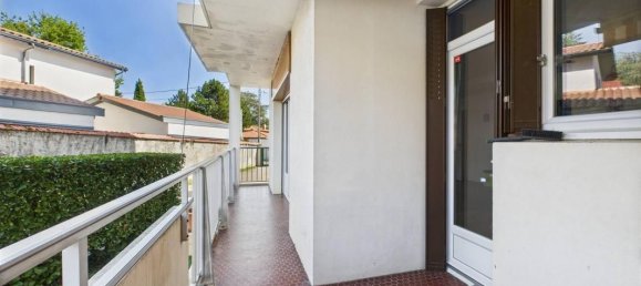 Квартира с 4 спальнями в Сен-Жени-Лаваль, Франция № 335235 16