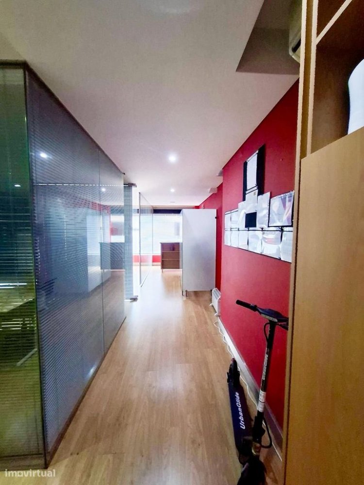 96m² Commercial property in Braga, Portugal No. 331165