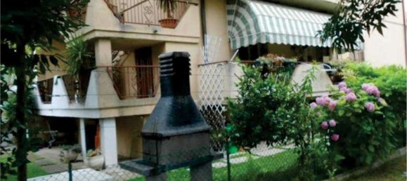 5 bedrooms Apartment in Lendinara, Italy No. 318453 5