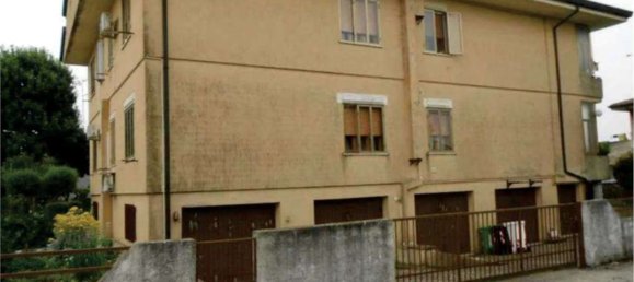 5 bedrooms Apartment in Lendinara, Italy No. 318453 14