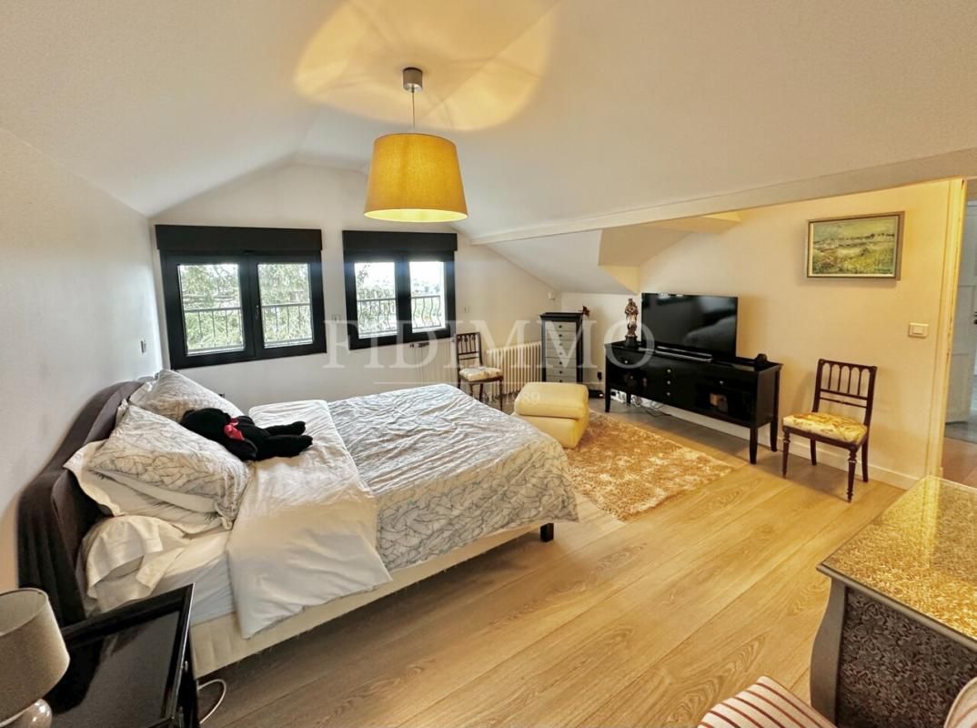 3 bedrooms House in Chennevieres-sur-Marne, France No. 164288