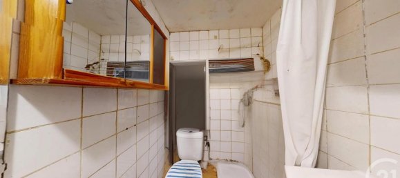 1 bedroom Apartment in Paris, France No. 298103 2