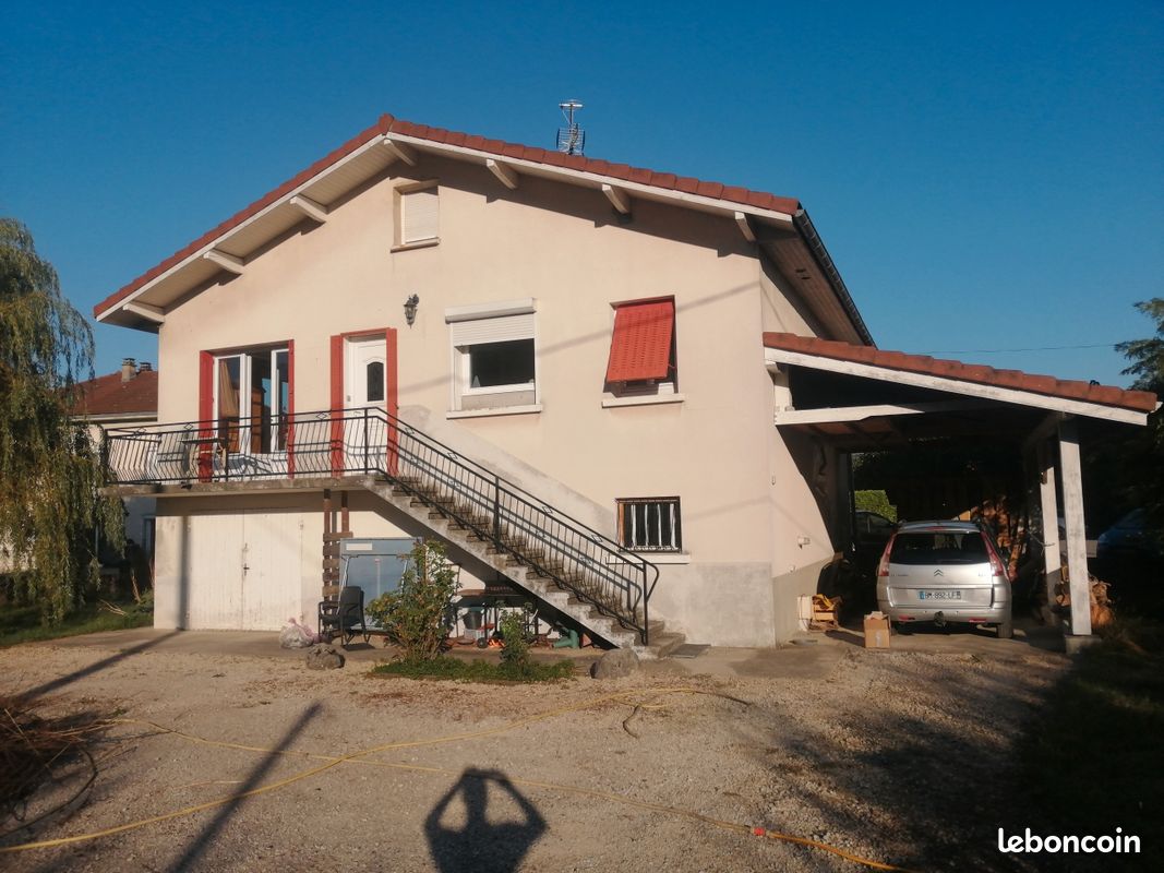 5 bedrooms House in Saint-Laurent-du-Pont, France No. 286911