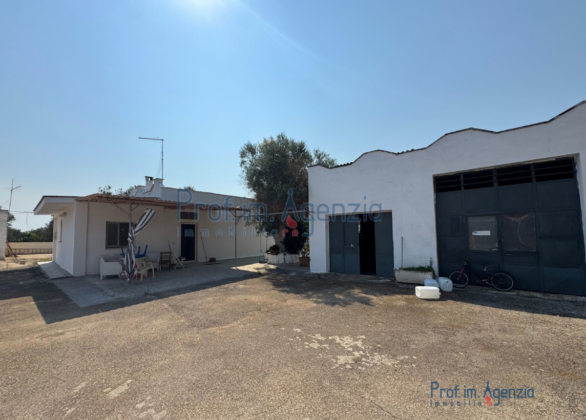 Villa T3 em San Vito dei Normanni, Italy N.º 381150