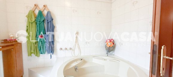 Apartamento de 2 dormitorios en Cesano Boscone, Italy No. 341930 33