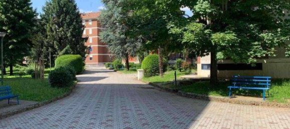 Apartamento de 3 dormitorios en Limbiate, Italy No. 268300 2