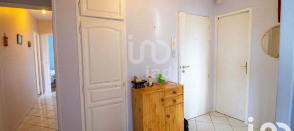 Apartamento de 3 dormitorios en Compiegne, France No. 235199 3