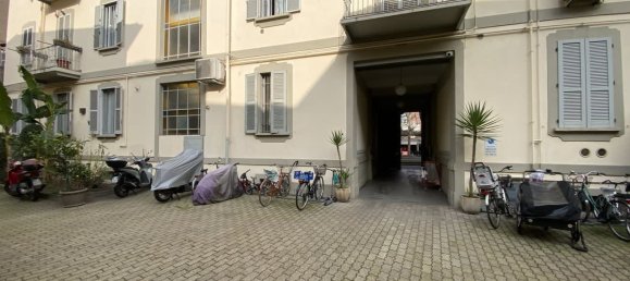 1 room Commercial property in Milan, Italy No. 316970 5