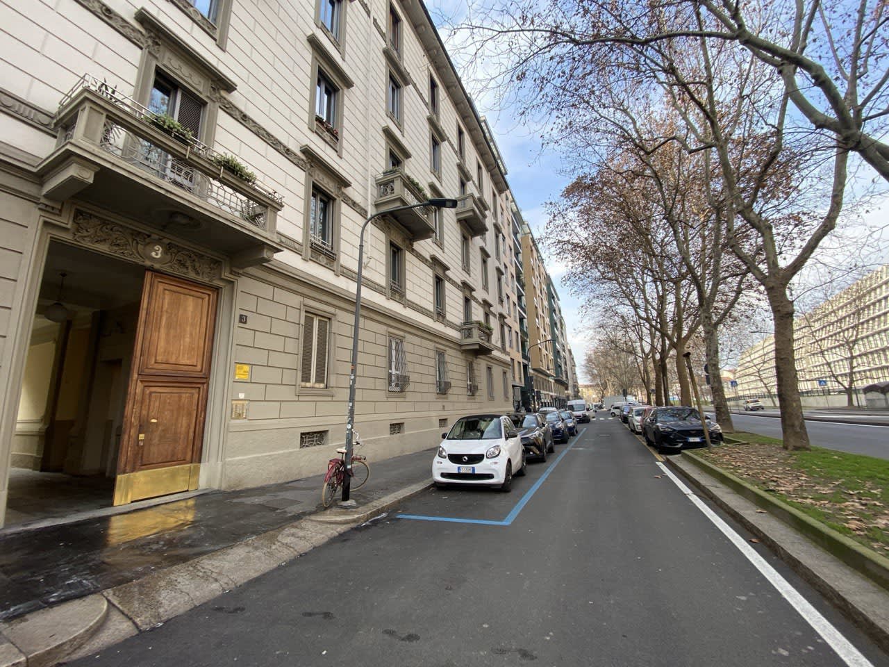 1 room Commercial property in Milan, Italy No. 316970