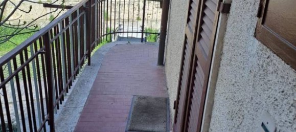 3 bedrooms Apartment in Spoleto, Italy No. 204060 2