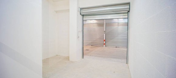 15m² Garage in Bari, Italy No. 31476 12