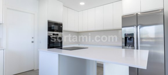 4 bedrooms Villa in Quarteira, Portugal No. 111036 3