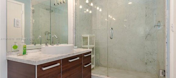 1 dormitorio propiedad comercial en venta en Miami, Miami-Dade, Florida, USA № 615207 8