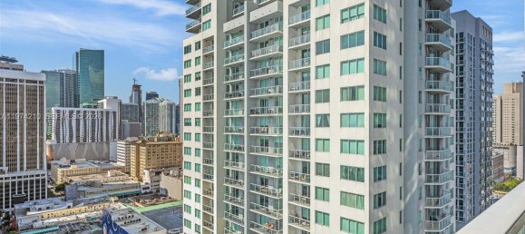 1 dormitorio propiedad comercial en venta en Miami, Miami-Dade, Florida, USA № 615207 3