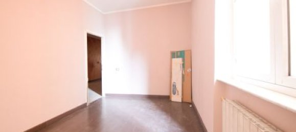 Apartamento de 2 dormitorios en Genoa, Italy No. 140494 17