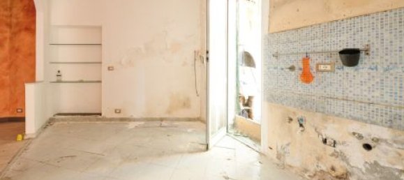 Apartamento de 2 dormitorios en Genoa, Italy No. 140494 27