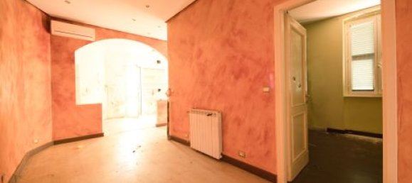 Apartamento de 2 dormitorios en Genoa, Italy No. 140494 14