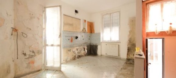 Apartamento de 2 dormitorios en Genoa, Italy No. 140494 25