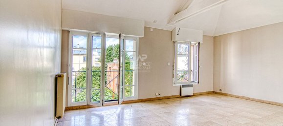 3 bedrooms Apartment in Versailles, France No. 291786 3