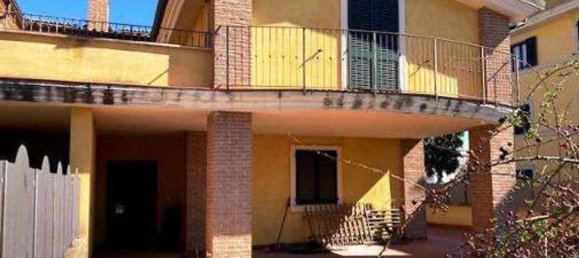 Apartamento de 2 dormitorios en Torgiano, Italy No. 358133 3