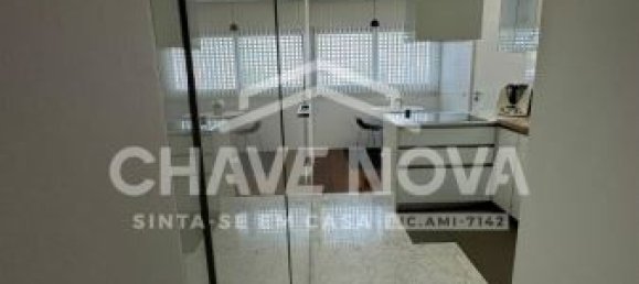 3 bedrooms Apartment in Porto, Portugal No. 135474 8