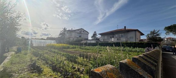 Terreno en Città Sant'Angelo, Italy 900 m² No. 77923 9