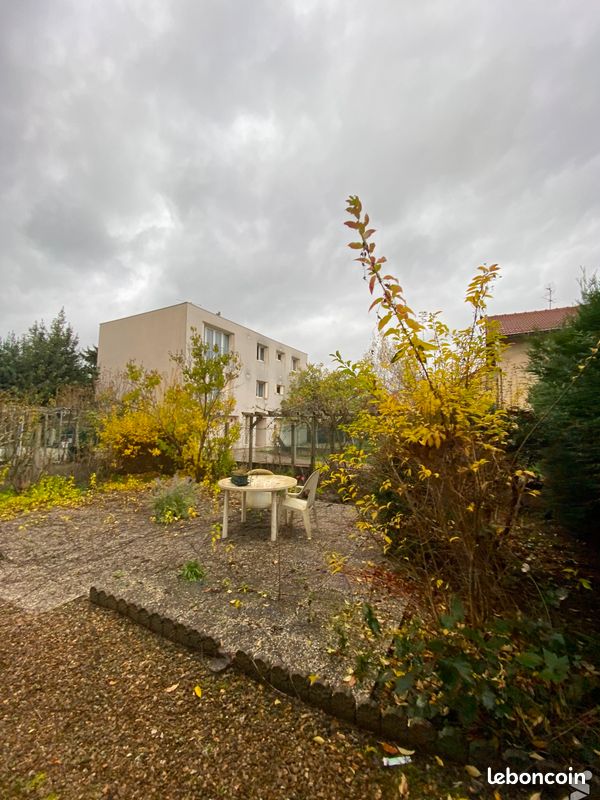 Moradia em banda T3 em Aulnay-sous-Bois, France N.º 327927