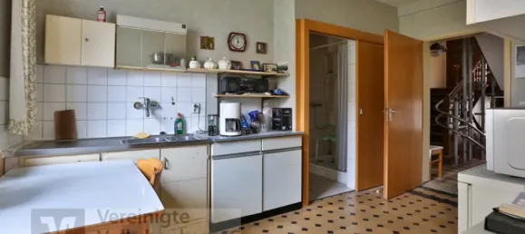 9 rooms Building in Reutlingen, Germany No. 70535 7