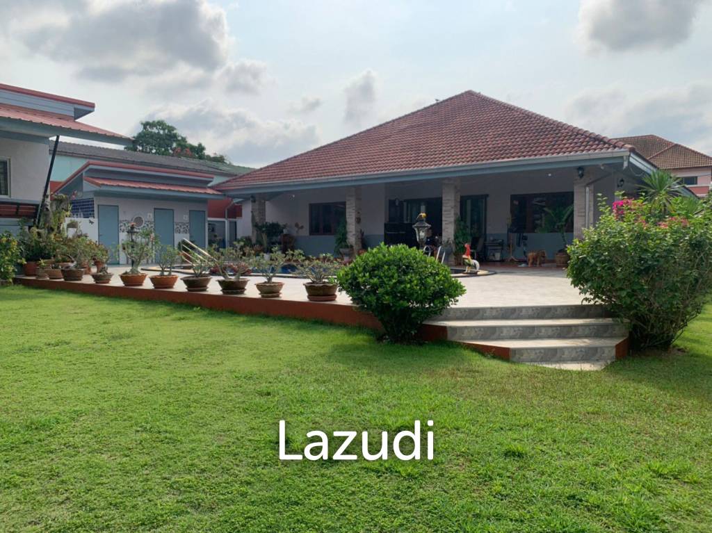 4 bedrooms Cafe / restaurant in Bang Sare, Thailand No. 15785