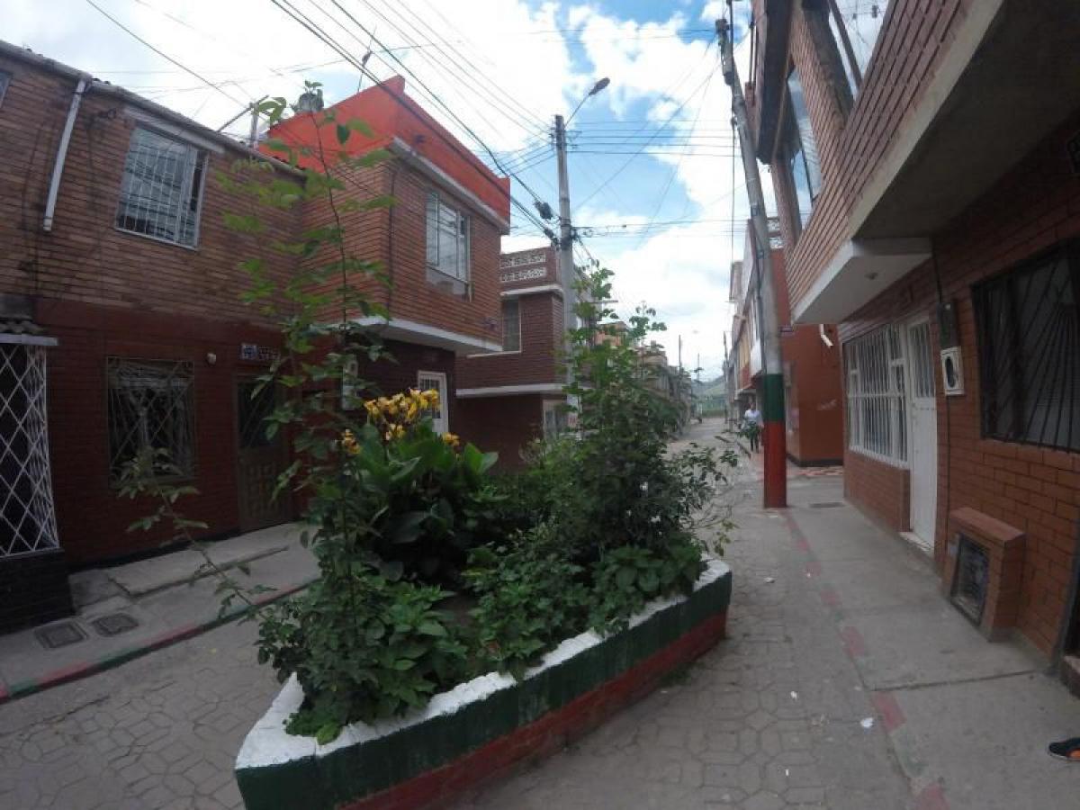 3 bedrooms House in Cundinamarca, Colombia No. 6977