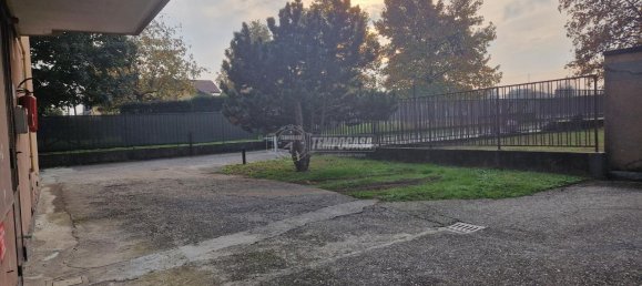 Garage in Lonate Pozzolo, Italy 15m², Nr. 33291 8