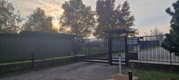 Garage in Lonate Pozzolo, Italy 15m², Nr. 33291 7