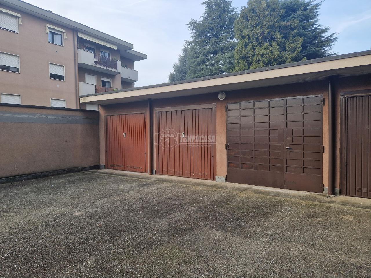 Garage in Lonate Pozzolo, Italy 15m², Nr. 33291