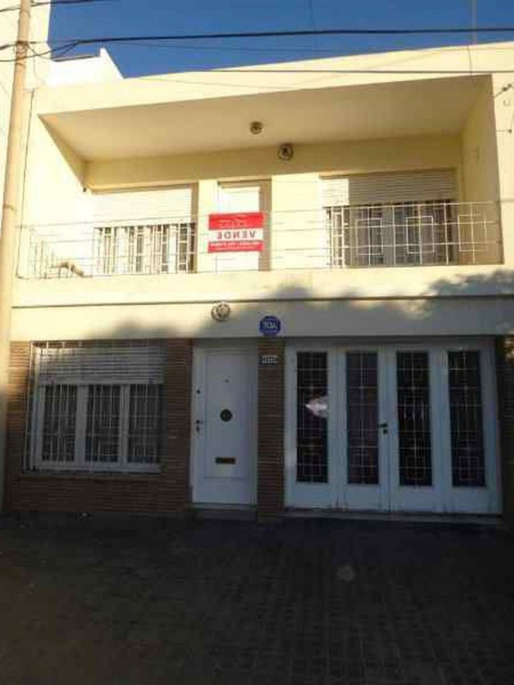 Дом с 4 спальнями в Кордоба, Аргентина № 11558