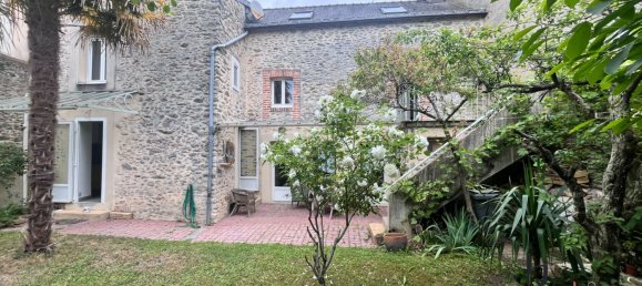 4 Schlafzimmer Haus in Laval, France, Nr. 360614 3