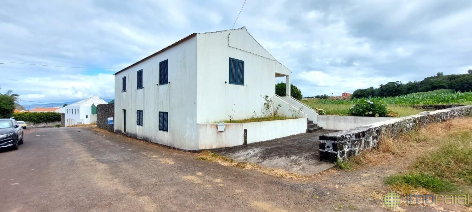 Casa de 3 dormitorios en Horta, Portugal No. 239781