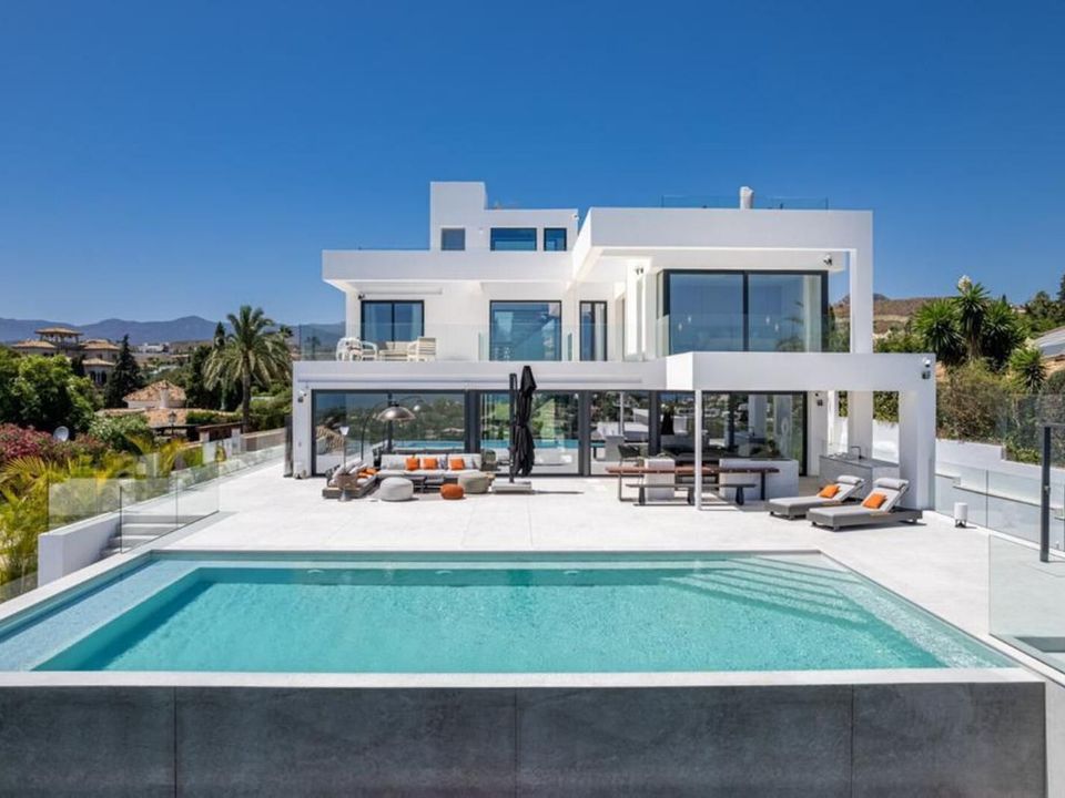 6 غرف نوم فيلا في Estepona, Spain رقم 262633