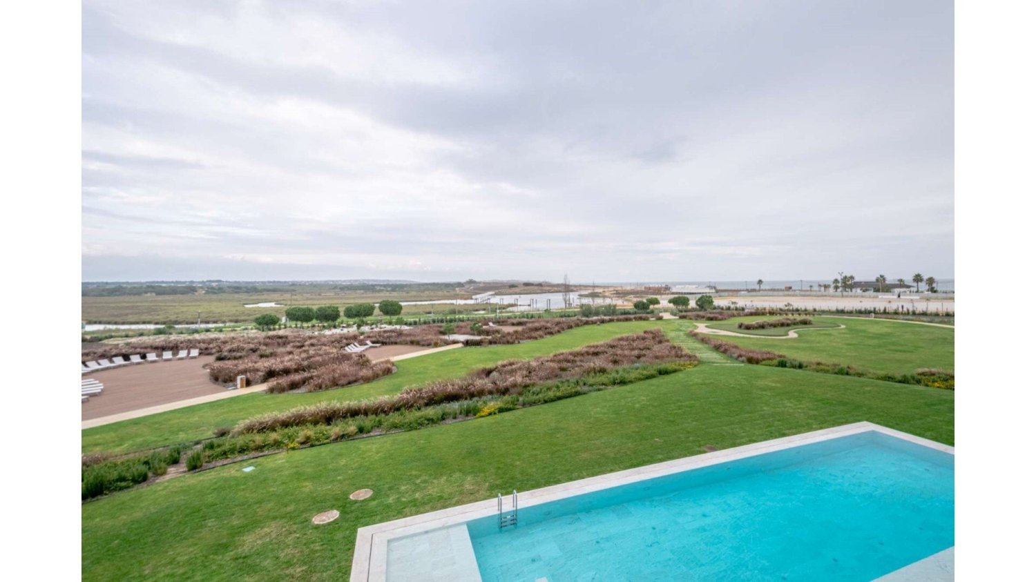 2 bedrooms Apartment in Armacao de Pera, Portugal No. 122093