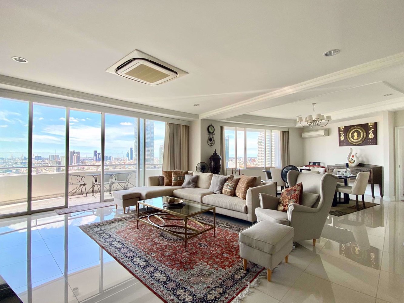 3 bedrooms Condo in Khlong San, Thailand No. 4753