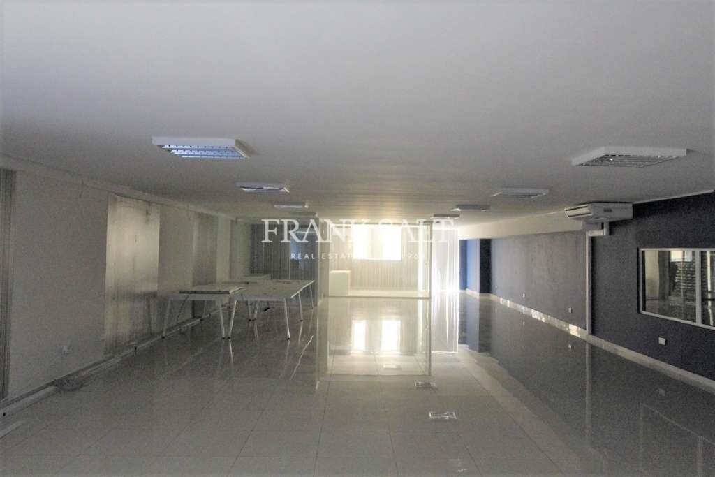  مكتب في Gzira, Malta 400متر مربع رقم 12277