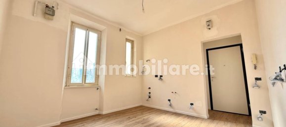 2 bedrooms Apartment in Rome, Italy No. 302108 2