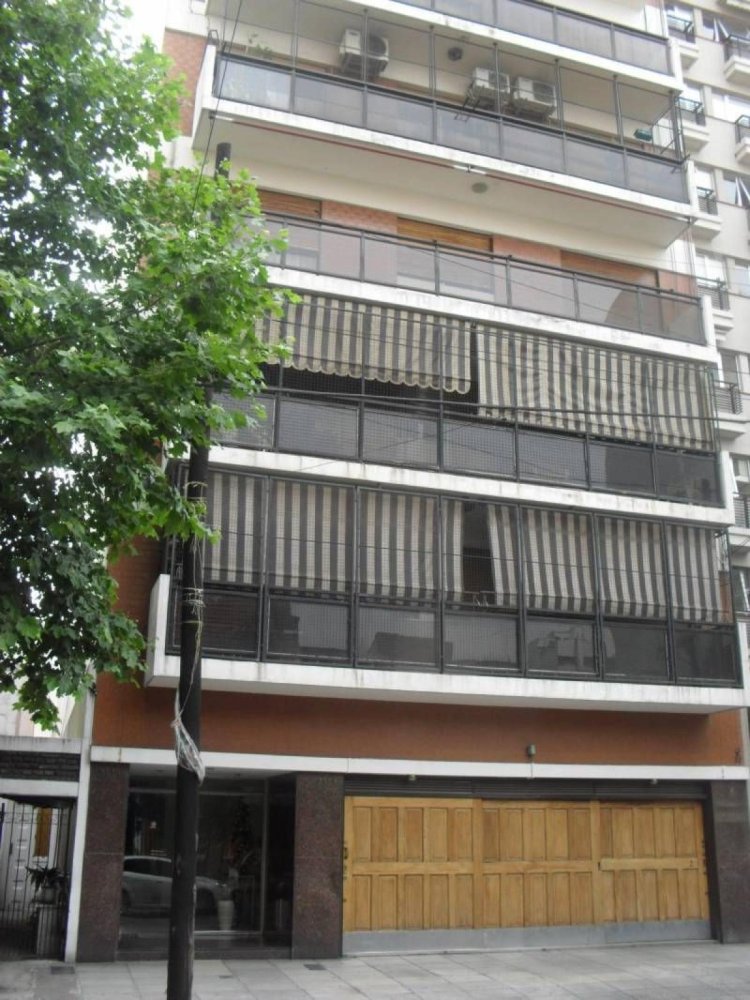 3 Schlafzimmer Wohnung in Lanus, Argentina, Nr. 5357