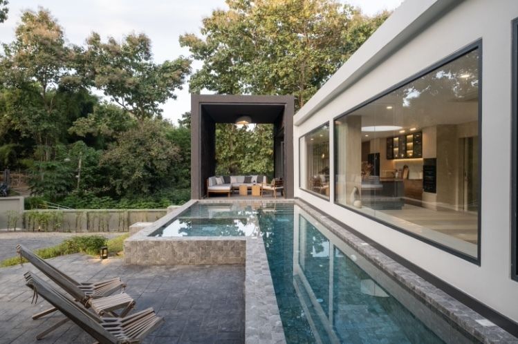 6 bedrooms Villa in Chiang Mai, Thailand No. 75728