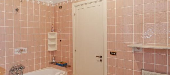 Вилла с 5 комнатами в Cutrofiano, Италия № 230508 3